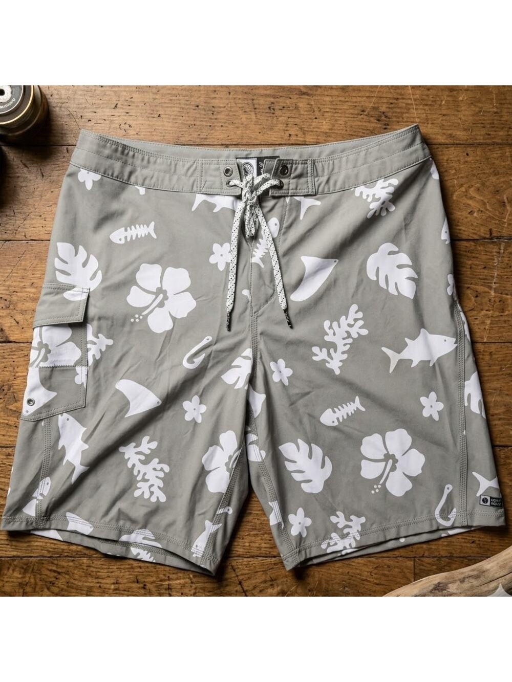 Salty Crew Boardshorts Men's 36 Grey Tropical Fish Shark Fin Swim Trunks